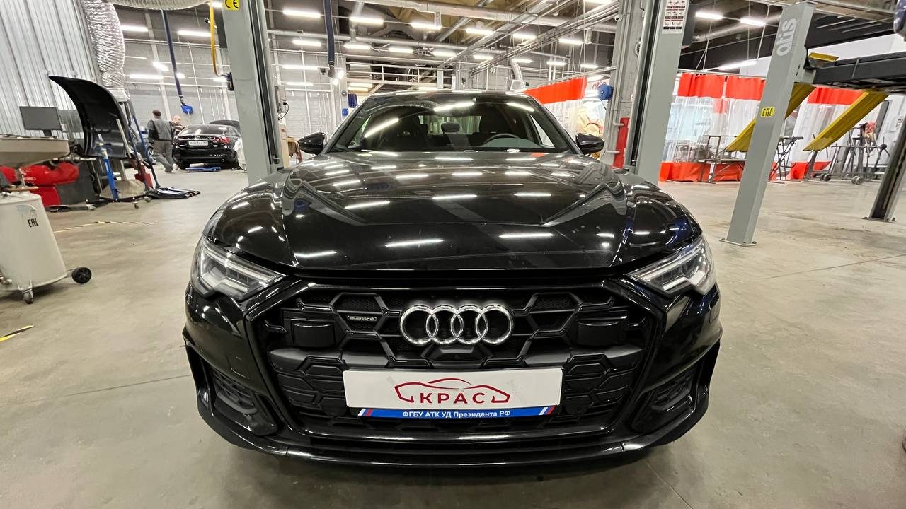 Обслуживание Audi A6 на сервисном посту