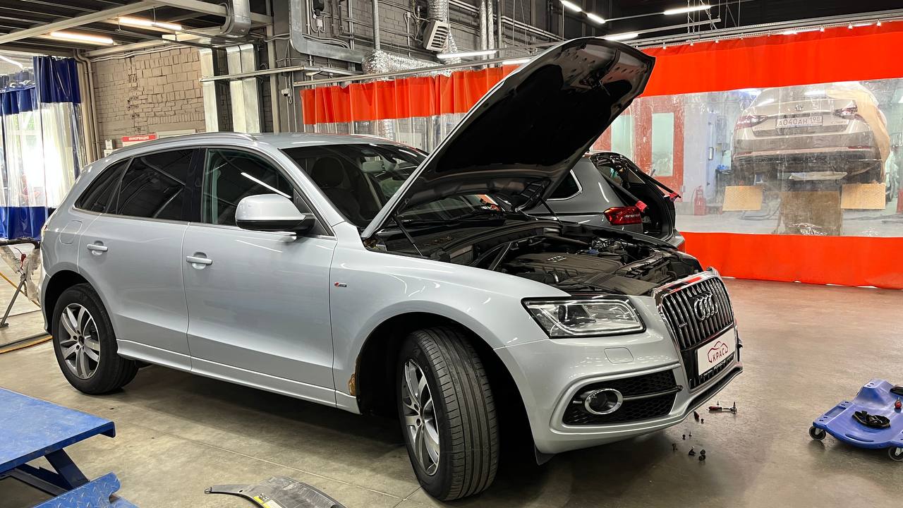 Audi Q5 на обслуживании в автоцентре КРАС
