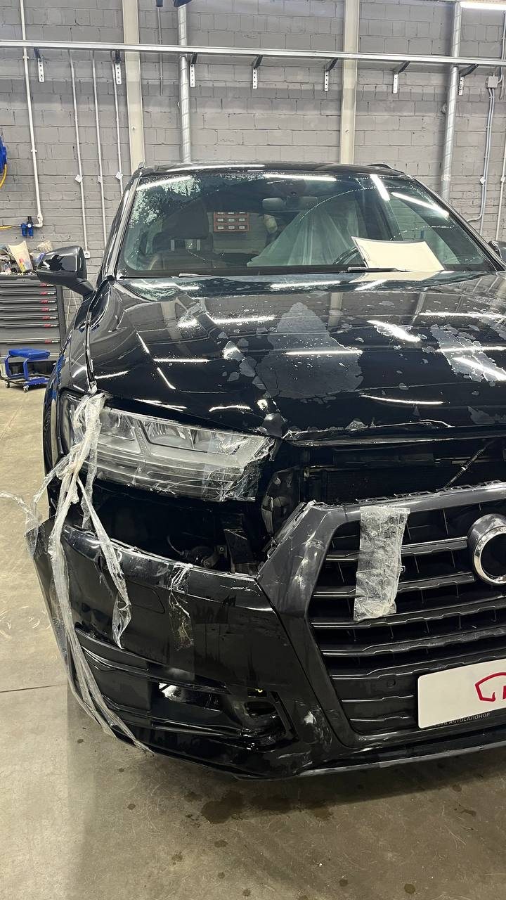 Обслуживание Audi Q7 на сервисном посту