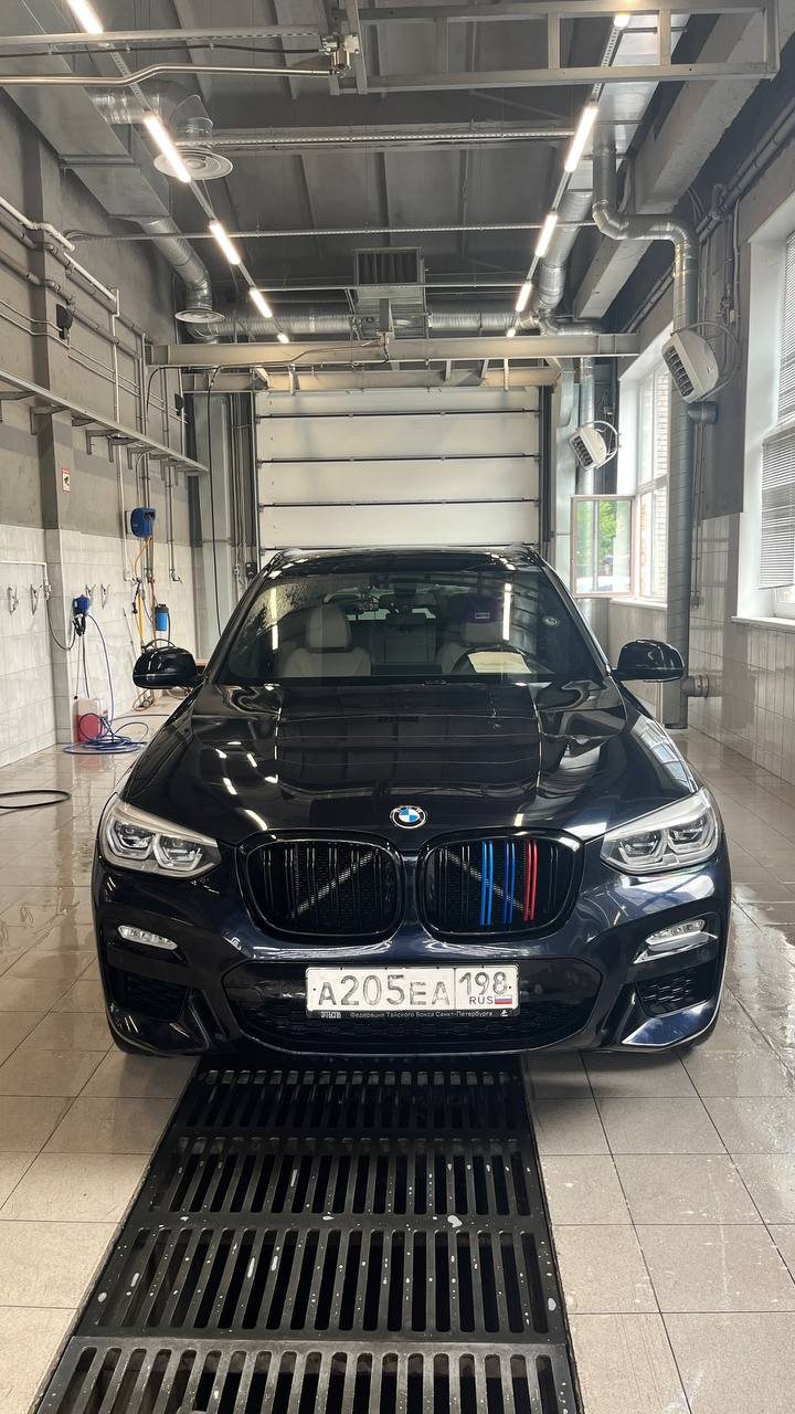 BMW X3 на сервисном посту