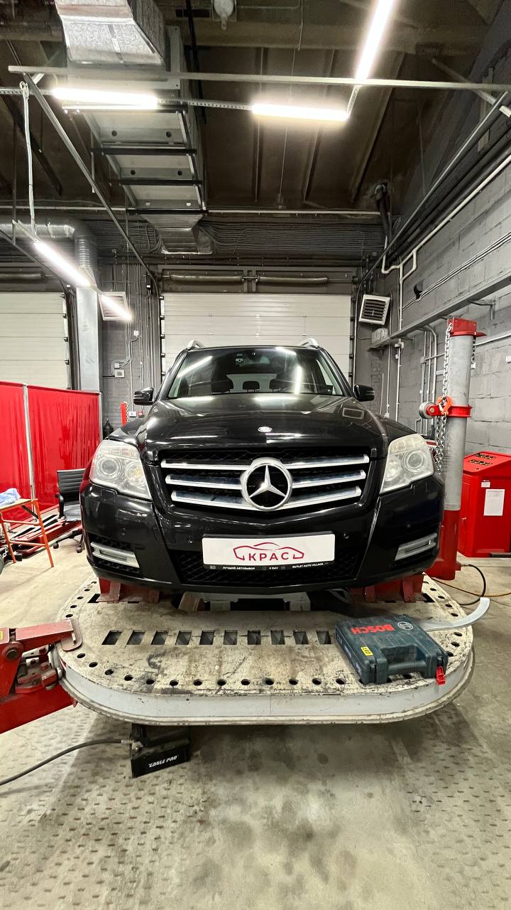 Mercedes-Benz на сервисном посту КРАС